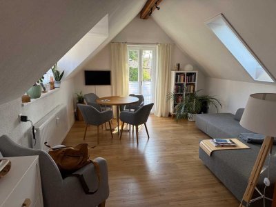 Möbilierte 2-Raum-Dachgeschosswohnung mit gehobener Ausstattung