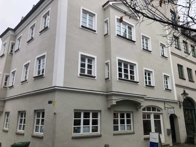 Stilvolle 3,5-Zimmer-Wohnung im Denkmal in der Innenstadt