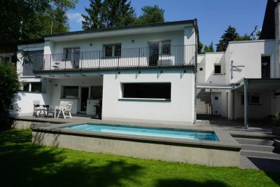 Geräumiges, saniertes 6-Zimmer-Haus mit gehobener Innenausstattung in Kronberg im Taunus