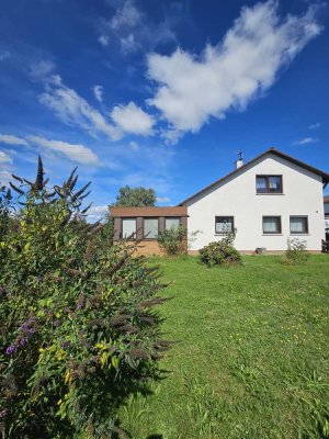 Aldingen: Traumhaftes Anwesen m. Zukunftspotential: 1 - Fam.Haus + ELW +Baugrundst., Garten + Garage