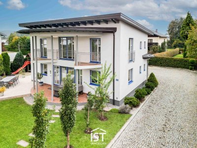 Mattighofen - Exklusives Architektenhaus mit Schwimmteich