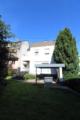 Zweifamilienhaus in Idar mit 6 Garagen