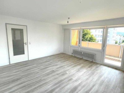 Attraktive 3 Zimmer-Wohnung mit Balkon & Aufzug zum sofort beziehen!