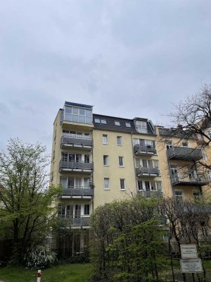Vermietete 2-Zi-Wohnung mit Balkon, EBK und Duplex Parker