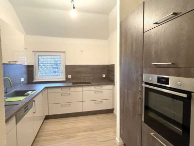 Sonnige 5,5-Zimmer-Altbauetage mit hochwertiger EBK und Balkon