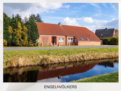 langfristig vermietetes Anlageobjekt - zwei Parteien Fehnhaus mit Modernisierungen und Potenzial