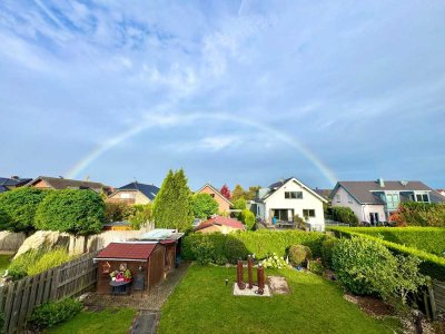 Helle 3-Zimmer Dachgeschosswohnung mit Einbauküche, Balkon und Stellplatz