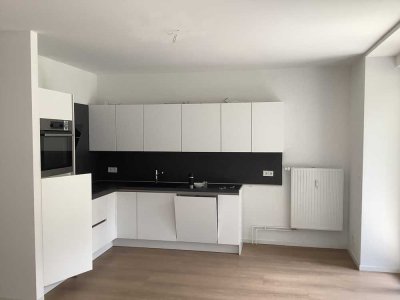 Renovierte 2-Zimmer-Wohnung mit Terrasse und Einbauküche in Hannover-Linden
