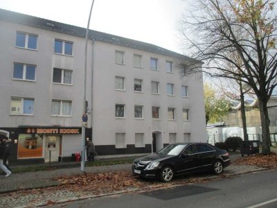 2 Zimmer plus großer Wohnküche, 3. OG, NEU RENOVIERT, HER-Sodingen, Mont-Cenis-Str. 192