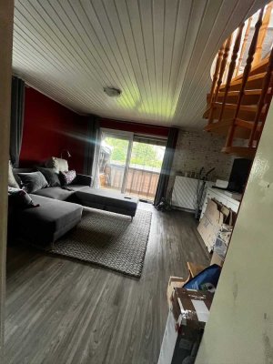 Freundliche 5-Zimmer-Wohnung mit Balkon und EBK in Niederdürenbach