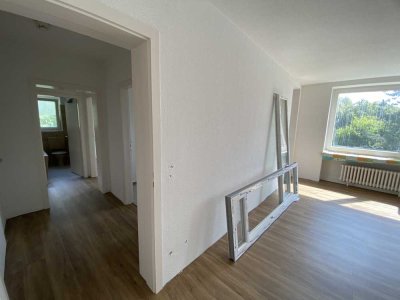 zwei Zimmerwohnung im 3. OG mit Einbauküche + Aufzug zu vermieten