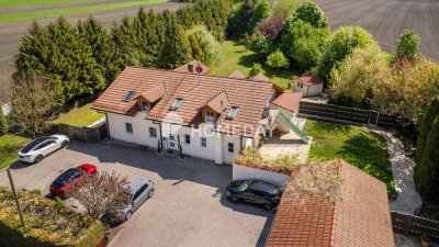 Moderne DHH mit exklusiver Ausstattung, großzügigem Grundstück und nachhaltiger Energieversorgung