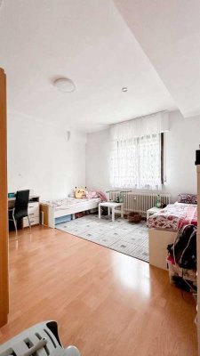 Großzügige & helle 4-Zimmer-Wohnung in attraktiver Lage