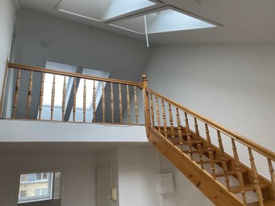 2,5-Zimmer Maisonette-Wohnung im 5. OG in Wedel