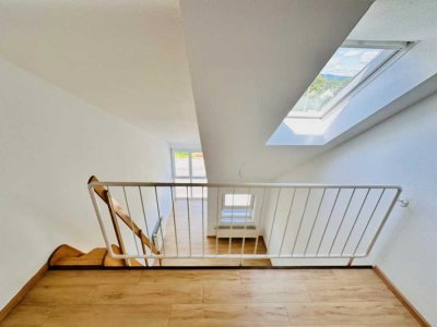 Schmuckstück unterm Dach inkl. Pantryküche und TG Stellplatz