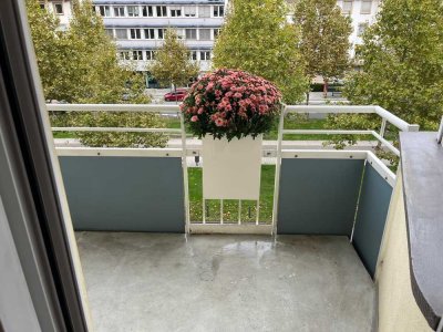 Vollständig renovierte 2-Zimmer-Wohnung mit Balkon in Mannheim