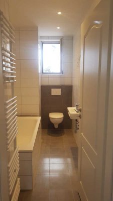 Erstbezug nach Sanierung mit Balkon: Exklusive 2-Zimmer-Wohnung in Offenbach am Main