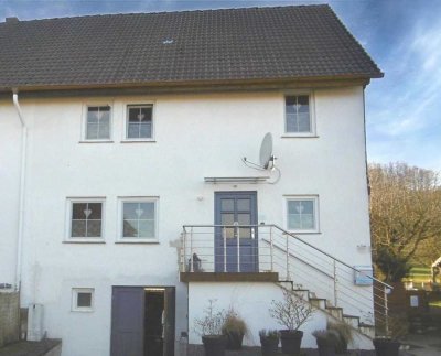 Gemütliche und gepflegte Doppelhaushälfte in Bad Emstal-Riede