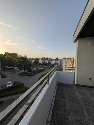 Erstbezug nach Sanierung mit Balkon: Ansprechende 2,5-Raum-DG-Wohnung in Ehingen