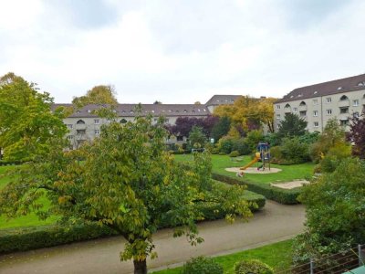Grüner Hof; Freiwerdende 2-Zimmerwohnung mit Loggia!