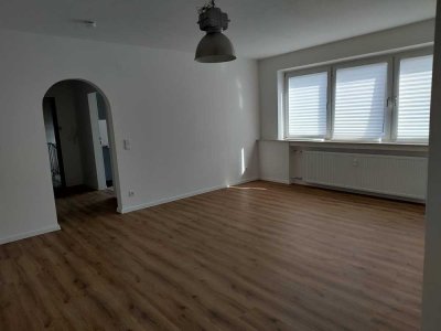 3-sanierte Zimmer-Wohnung mit Balkon in Duisburg-Neumühl