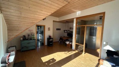 Helle DG-Wohnung - in Top Lage