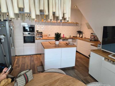 Einfamilienhaus - Klimaanlage, Sauna , Terrasse, Balkon und Garage