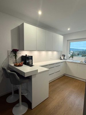 Endersbach, neuwertige 4 Zimmerwohnung in Aussichtslage. barrierefrei - Aufzug