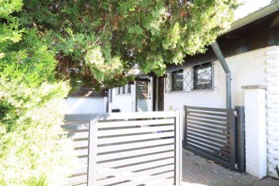 WRS Immobilien - Neuberg - Architekten-Villa mit Einliegerwohnung + großem Garten mit Baumbestand