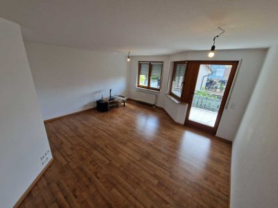 Traumhafte Mietwohnung mit EBK, Balkon & TG im Ortskern von Baltmannsweiler-Hohengehren