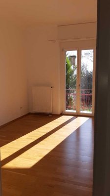 Provisionsfrei: Offenburg, kernsaniert mit Südbalkon ruhiger Blick ins Grün, 4 Min. zum ICE-Bahnhof