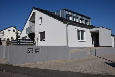 Exklusive 2-Zimmer-DG-Wohnung mit gehobener Innenausstattung mit Balkon und Einbauküche in Edenkoben