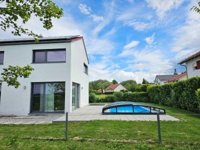Exklusives Einfamilienhaus mit Pool und PV-Anlage in ruhiger Lage von Bockhorn