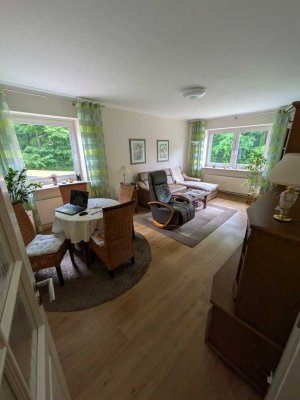 naturnahe, barrierefreie, freundliche 2-Zimmer-Wohnung mit Balkon in Plön