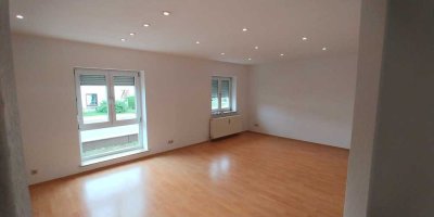 helle 2-Zimmer-EG-Wohnung mit Garage in Tollwitz
