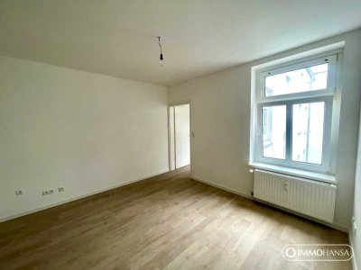 ++ Stilvoll sanierte Wohnung in begehrter Lage – Leben an der Trave in Lübeck! ++