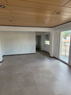 Schöne komplett sanierte 2-Zimmer-Wohnung mit Balkon und EBK in Ingelheim am Rhein