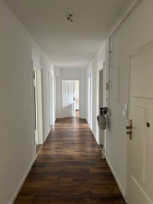 Schwabing Bestlage - Großzügige 5-Zimmer Dachgeschoss Wohnung - WG geeignet - ab sofort frei!