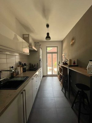Vollständig renovierte 2-Raum-Wohnung mit Balkon und Einbauküche in Nürnberg