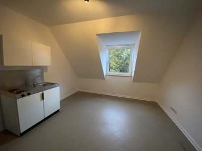 Sehr schöne 1-Zimmer-DG-für Studenten, in Uni Nähe