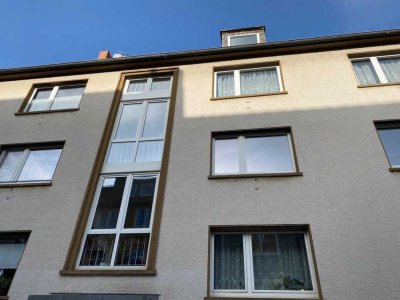 Modernisierte 2-Zimmer-Wohnung mit neuer Einbauküche im Herzen von Essen - ab 01.09.2025 bezugsfrei