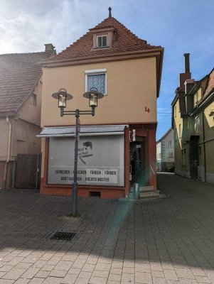 Zwei Häuser zum Preis von einem: Modernes Wohn- & Geschäftshaus + charmantes Fachwerkhaus