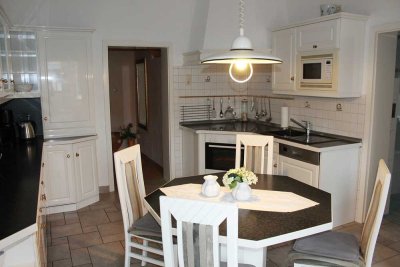 Schöne möblierte Wohnung mit Gartenlaube und Terrasse in Warin