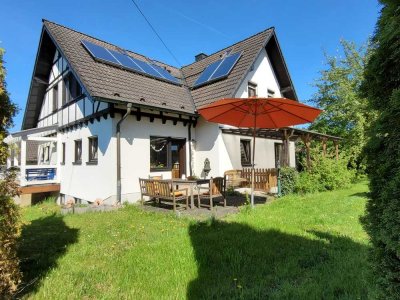 MANNELLA *Große Familie? Generationenwohnen?* Gemütliches Haus mit viel Platz mitten in Dattenfeld
