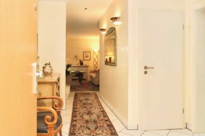 Erdgeschosswohnung mit Terrasse & 2 TG Stellplätzen in Langenfeld