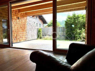 STILVOLLES MASSIVHOLSHAUS 2. Wohnsitzmöglichkeit
