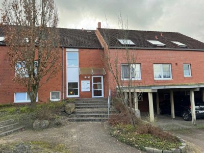Im Auftrag z. verk.: 3-Zi.-Wohnung mit Terrasse u. Carport in ruhiger Lage am Viehburger Gehölz