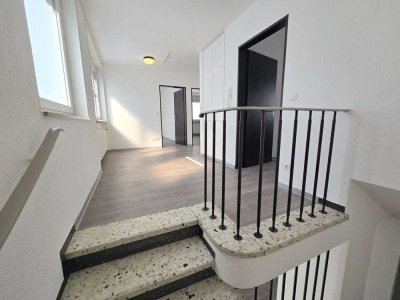 Wohnen in der Heilbronner Innenstadt: Renoviertes Stadthaus mit 5-Zimmern ab sofort zu vermieten!