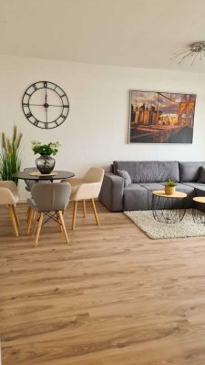Helle 2-Zimmer-Wohnung im 11. OG mit Balkon in Garbsen