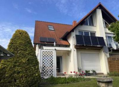 Gepflegtes Einfamilienhaus mit Garten und Garage in Radeberg
